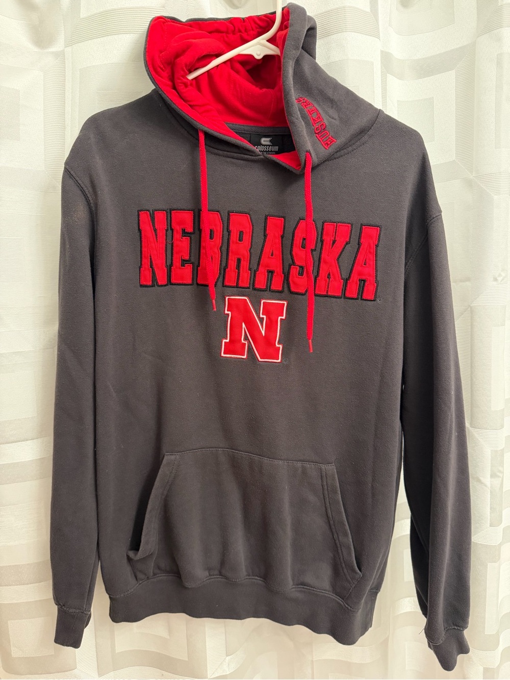 Nebraska Huskers Cornhuskers dark gray red hoodie sweatshirt size medium